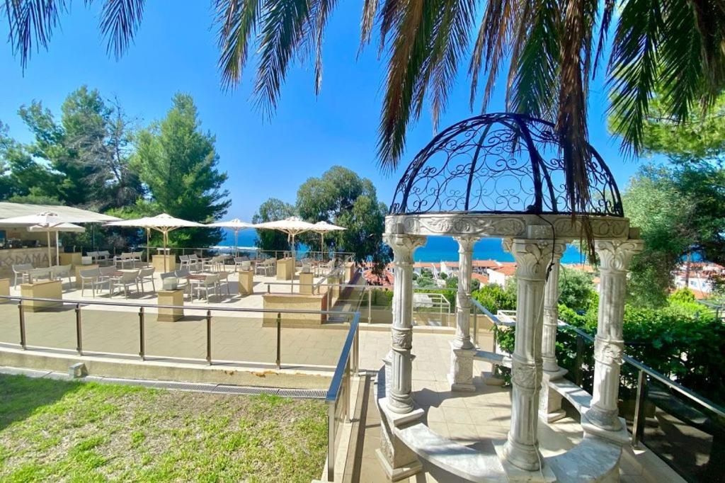 Greek Pride Cronwell Rahoni Hotel (Adults Only) Nea Skioni Exterior foto