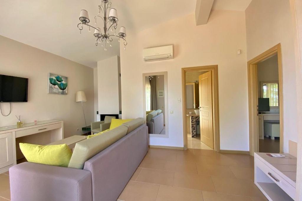 Greek Pride Cronwell Rahoni Hotel (Adults Only) Nea Skioni Exterior foto