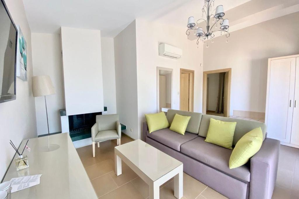 Greek Pride Cronwell Rahoni Hotel (Adults Only) Nea Skioni Exterior foto